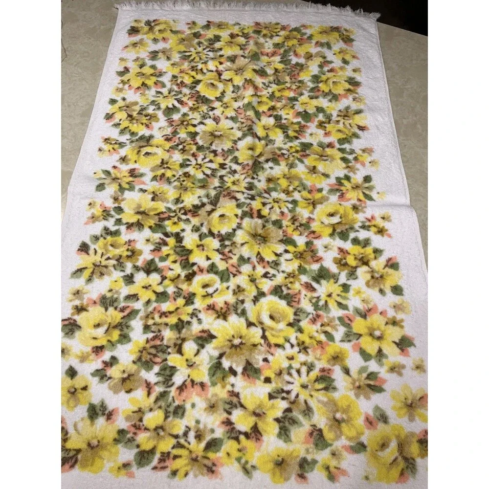 Vtg 70s Springmaid Bath Towel Floral Fringe 100% Cotton USA Made EUC